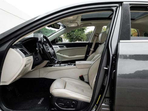 Used 2018 Genesis G80 5.0 Ultimate RWD image 4