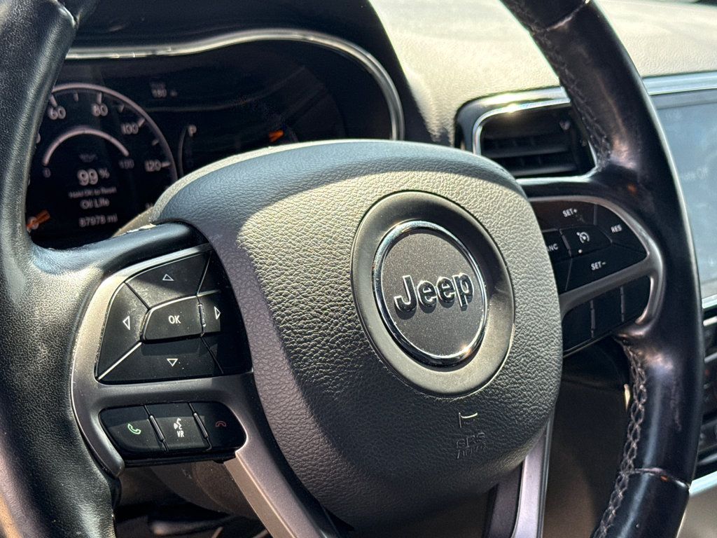 Used 2022 Jeep Grand Cherokee Laredo X RWD image 29