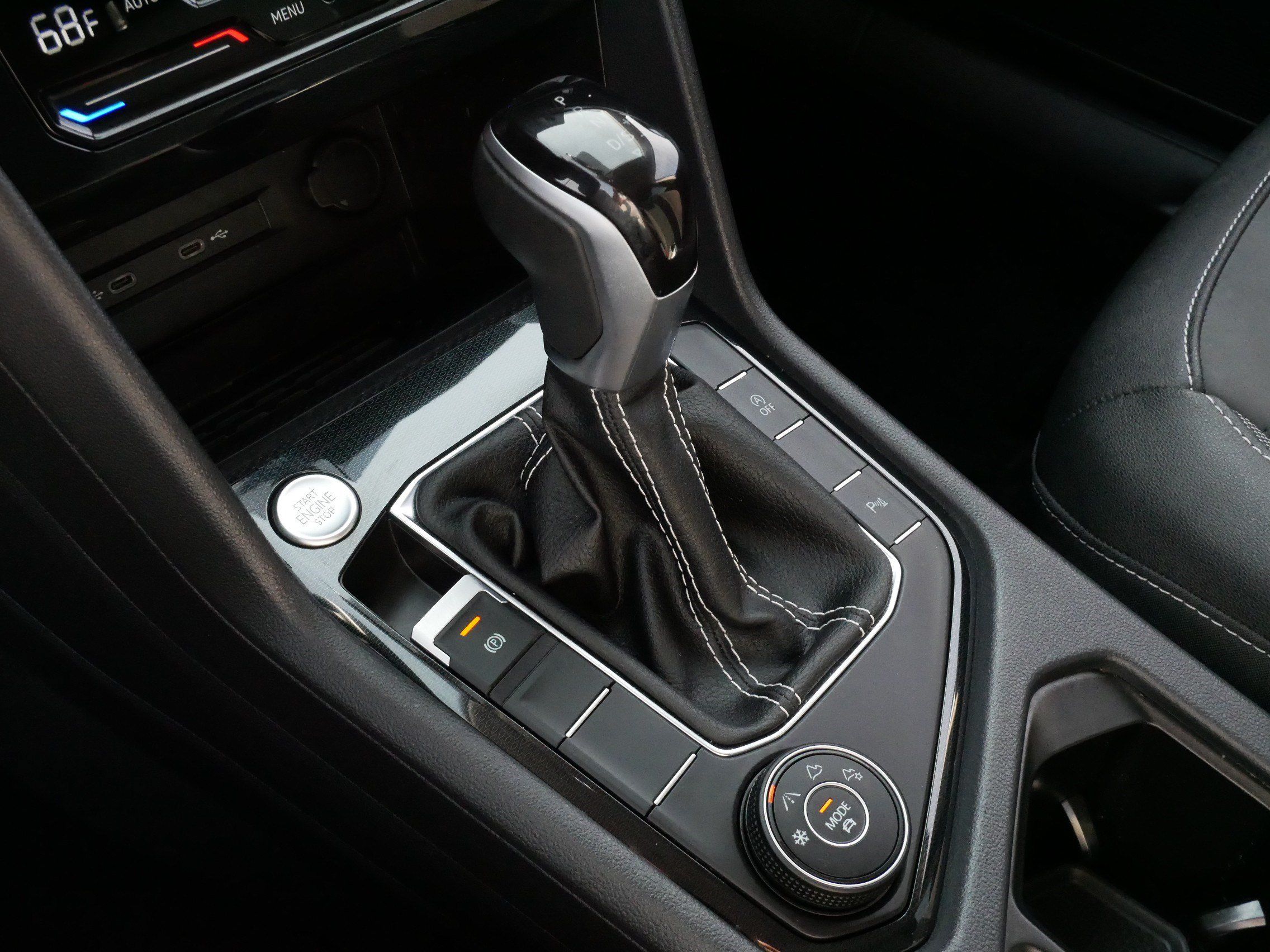 Certified 2025 Volkswagen Taos SE AWD/4WD image 24