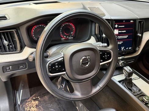 Used 2018 Volvo XC60 T5 Inscription w/ Convenience Package image 4