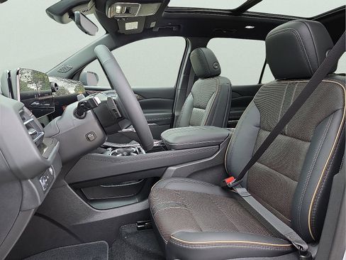 New 2026 Chevrolet Traverse High Country FWD image 15