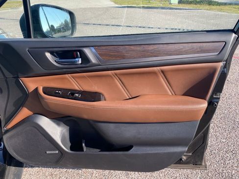 Used 2018 Subaru Outback 2.5i Touring image 18