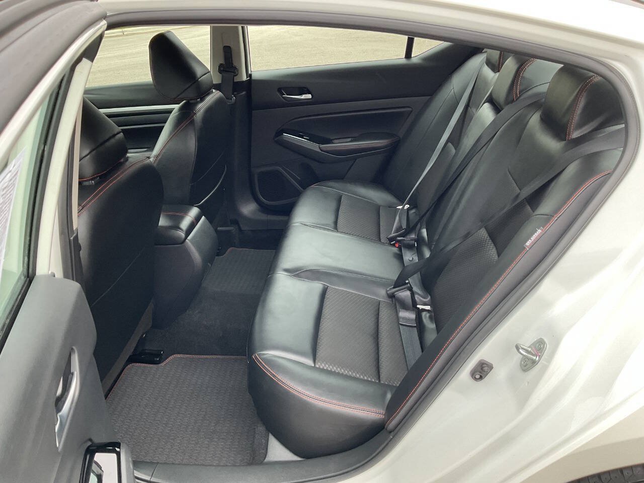 Used 2025 Nissan Altima 2.5 SR FWD image 30