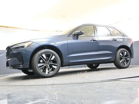 New 2026 Volvo XC60 B5 Plus w/ Protection Package Premier AWD/4WD image 36