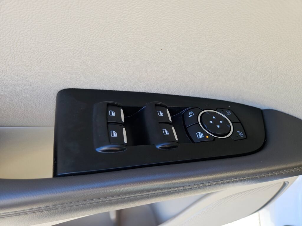 Used 2017 Lincoln MKX Reserve w/ Lincoln MKX Climate Package FWD image 19