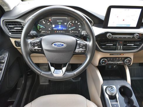 Used 2021 Ford Escape SEL AWD/4WD image 17