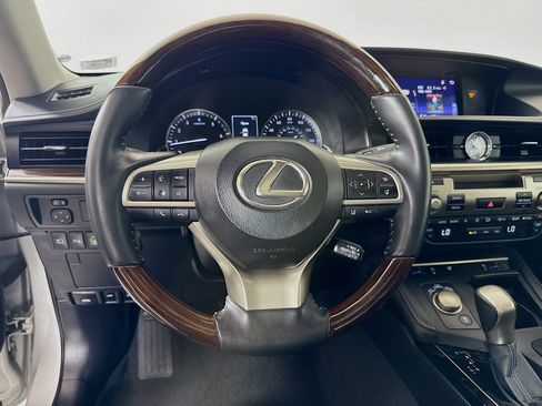 Used 2017 Lexus ES 350 w/ Premium Package FWD image 12
