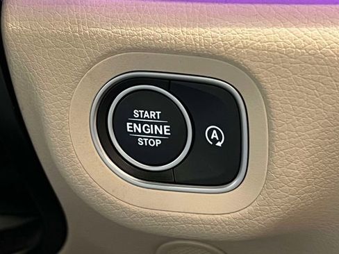 Used 2022 Mercedes-Benz GLS 450 4MATIC image 29