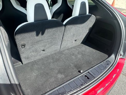 Used 2022 Tesla Model X image 75