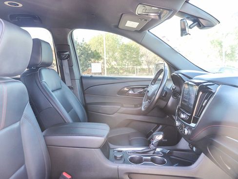Used 2023 Chevrolet Traverse RS w/ LPO, Cargo Package image 17