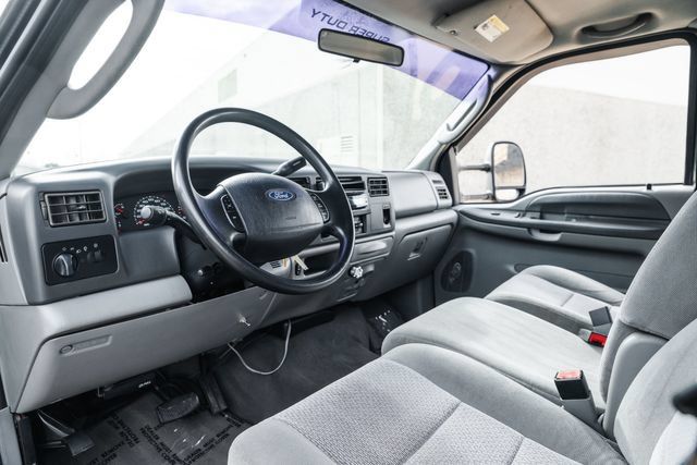 Used 2003 Ford F250 XL AWD/4WD image 2