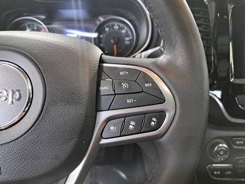 Certified 2022 Jeep Cherokee Limited AWD/4WD image 19