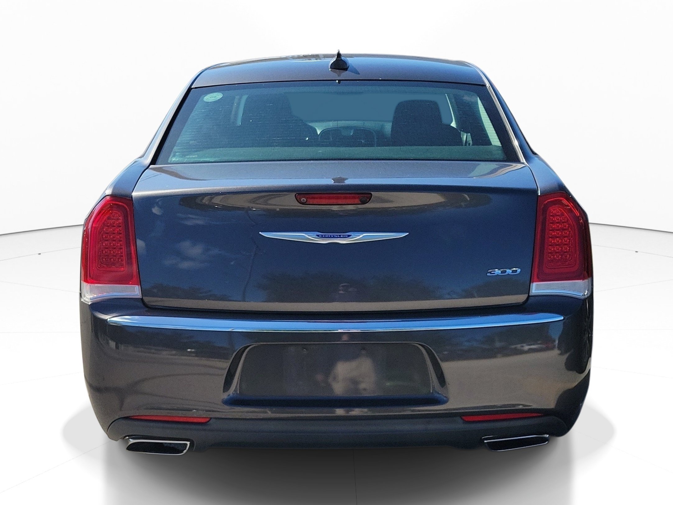Used 2019 Chrysler 300 Touring RWD image 8