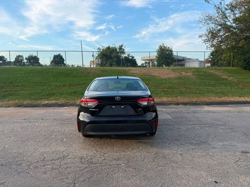 Used 2024 Toyota Corolla LE FWD image 4
