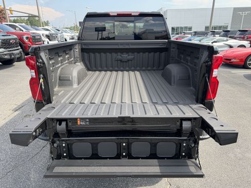 Used 2026 Chevrolet Silverado 1500 LT Trail Boss w/ Convenience Package II AWD/4WD image 32