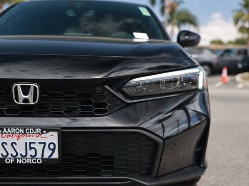 Used 2025 Honda Civic Sport Touring image 5