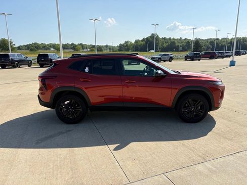 Used 2024 Chevrolet Trax ACTIV w/ Sunroof Package FWD image 7