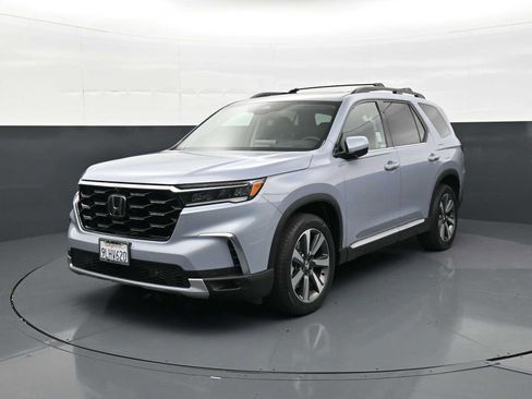 Used 2024 Honda Pilot Elite image 1