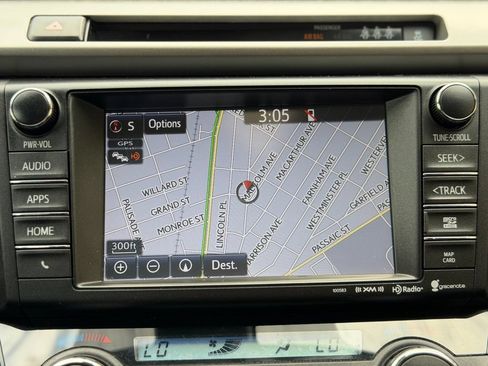 Used 2018 Toyota RAV4 XLE AWD/4WD image 28