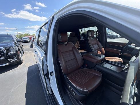 Used 2023 GMC Yukon XL Denali Ultimate AWD/4WD image 31