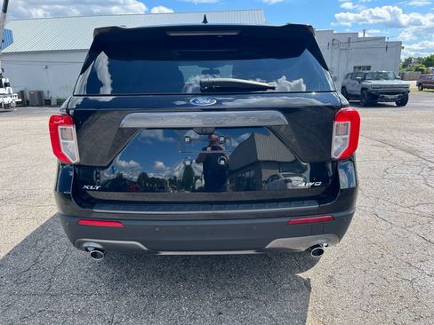 Used 2022 Ford Explorer XLT w/ XLT Sport Appearance Package AWD/4WD image 4