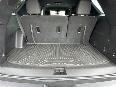 Used 2023 Chevrolet Traverse RS FWD image 18