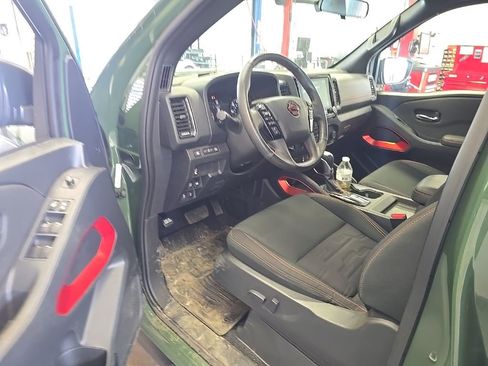 Used 2024 Nissan Frontier PRO-4X w/ Technology Package AWD/4WD image 3