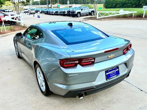 Used 2023 Chevrolet Camaro LT RWD image 7