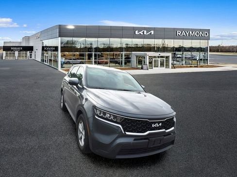 Used 2023 Kia Sorento LX FWD image 9