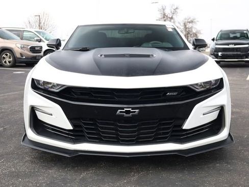 Used 2019 Chevrolet Camaro SS image 2