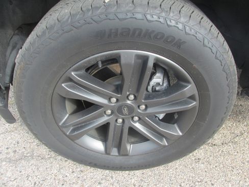 Certified 2022 Ford F150 XLT w/ Equipment Group 302A High image 13