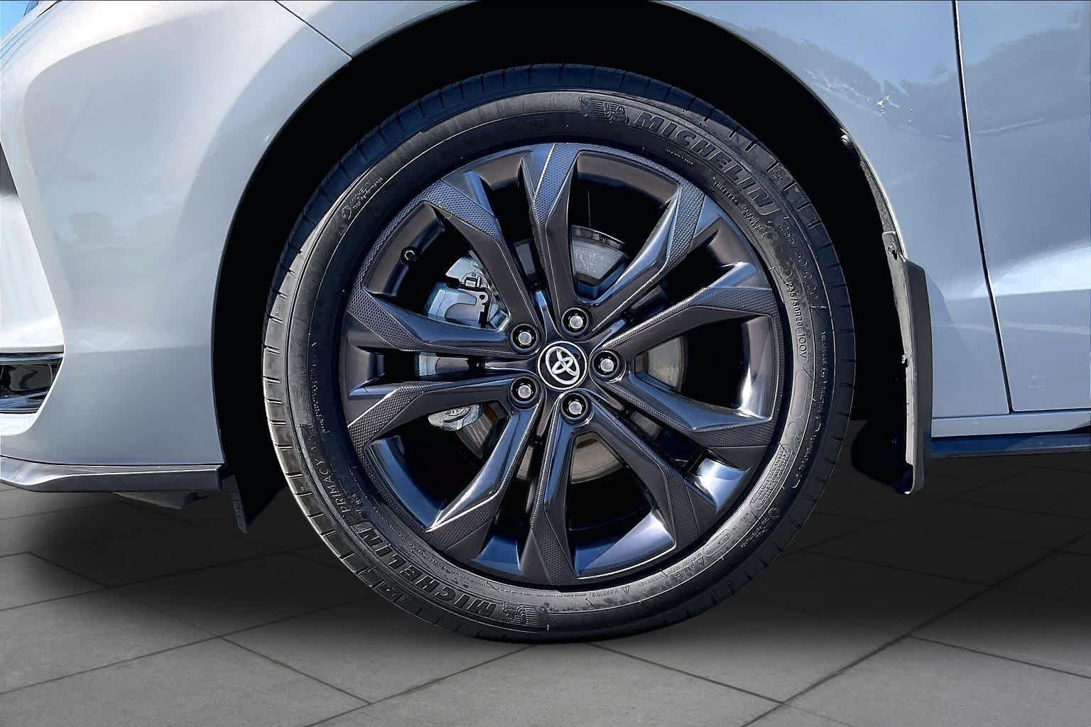 Used 2024 Toyota Sienna XSE w/ XSE Premium Package FWD image 10