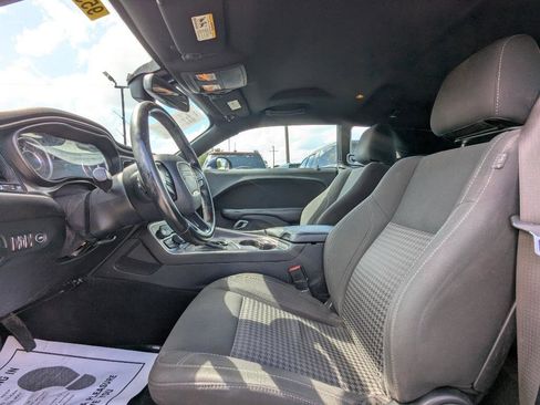 Used 2016 Dodge Challenger SXT image 14