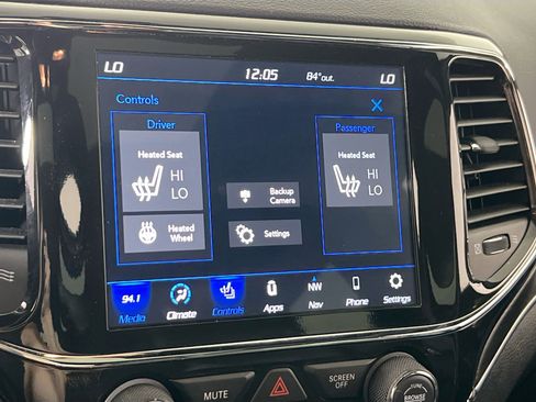 Used 2022 Jeep Grand Cherokee Limited image 20