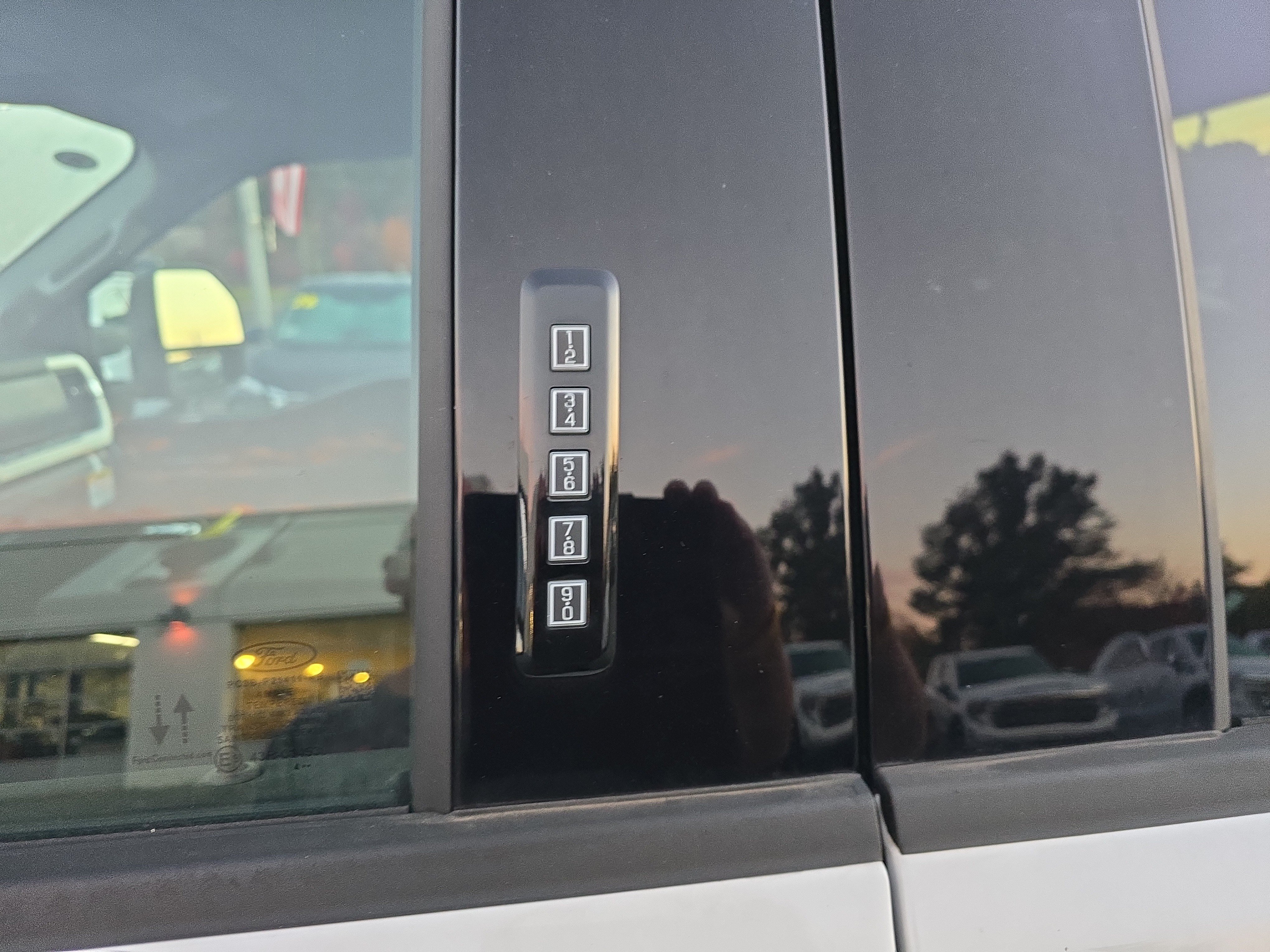 Used 2024 Ford F250 XLT w/ XLT Premium Package AWD/4WD image 13