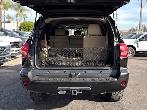 Used 2017 Toyota Sequoia Limited w/ Safety & Convenience Package image 10