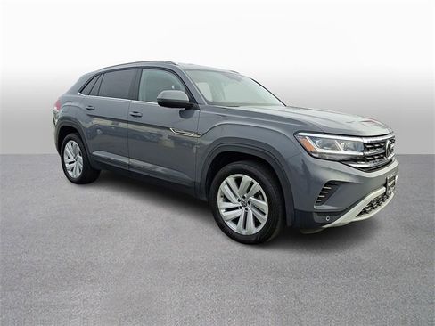 Used 2022 Volkswagen Atlas Cross Sport SE image 3