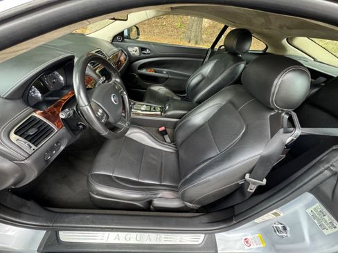 Used 2011 Jaguar XKR R image 29