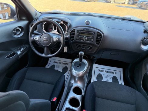Used 2011 Nissan Juke S image 19