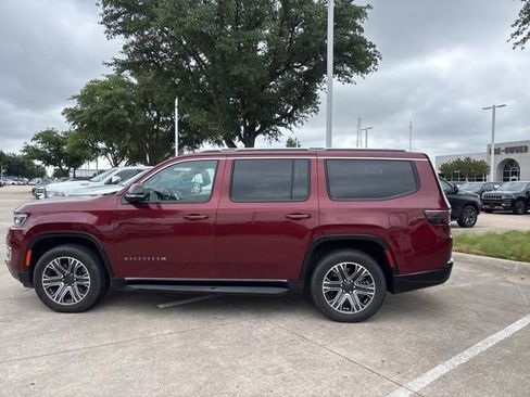 Used 2024 Jeep Wagoneer Series II w/ Flexible Seating Group AWD/4WD image 8