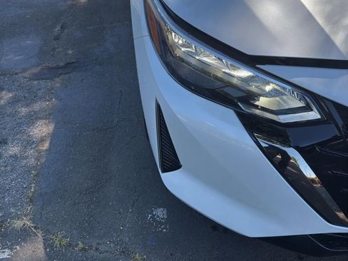 New 2025 Nissan Sentra SR image 10