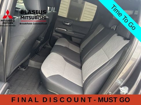 Used 2021 Toyota Tacoma TRD Sport w/ Technology Package AWD/4WD image 33