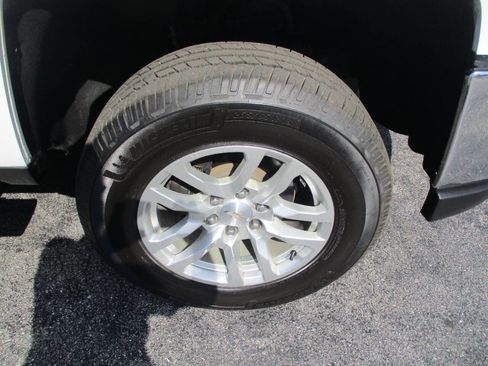 Used 2018 Chevrolet Silverado 1500 LT w/ All Star Edition image 29