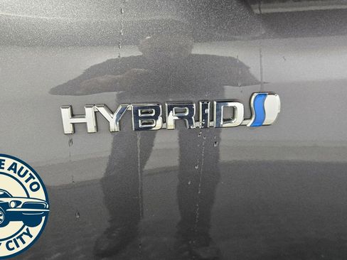 Used 2021 Toyota Highlander XLE image 29