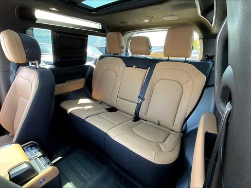 New 2025 Land Rover Defender 90 V8 image 12