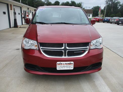 Used 2015 Dodge Grand Caravan SXT w/ Security Group FWD image 3