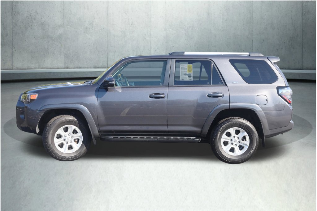 Certified 2023 Toyota 4Runner SR5 Premium w/ Moonroof Package AWD/4WD image 33