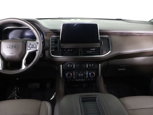 Used 2024 Chevrolet Tahoe Z71 w/ Luxury Package AWD/4WD image 42