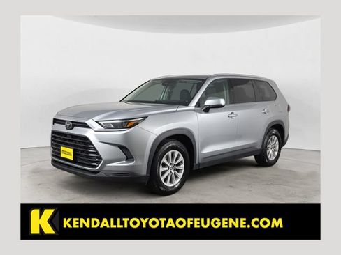 Used 2025 Toyota Grand Highlander AWD image 1