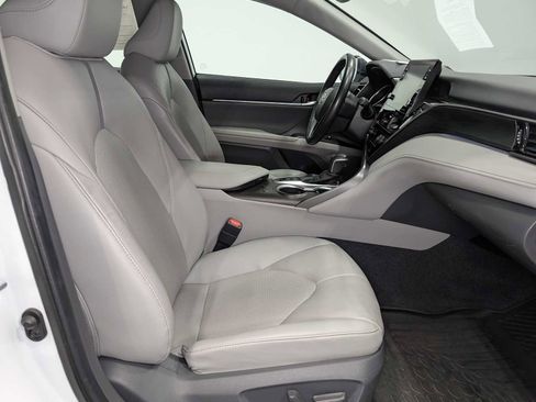 Used 2021 Toyota Camry XLE image 41